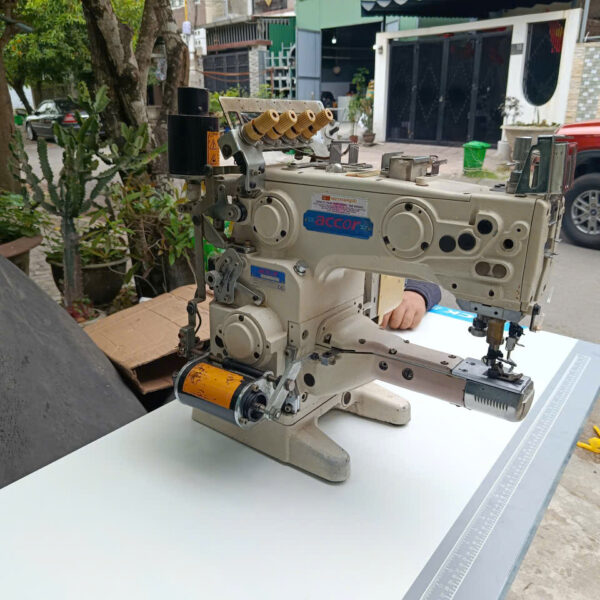 Máy may đầu heo cắt chỉ tự động ecor