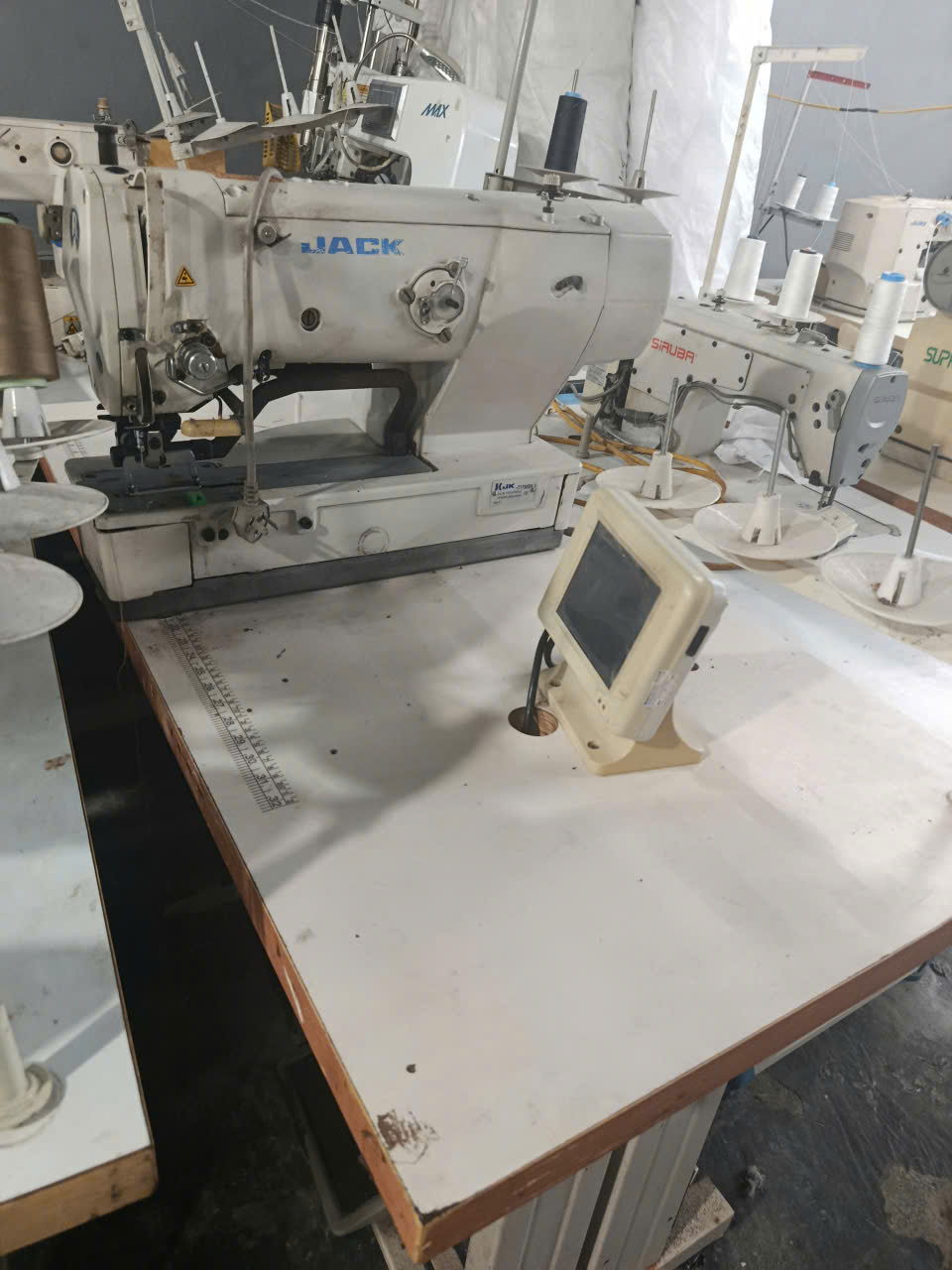 Máy may thùa khuy bằng jack điện tử - Ảnh 5