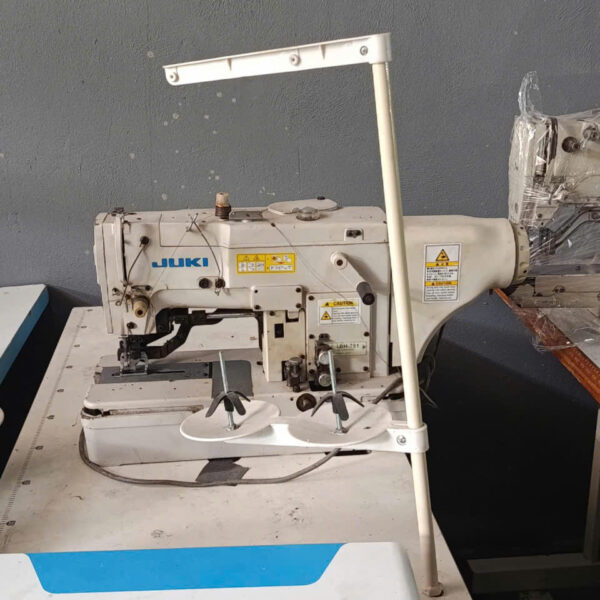 Máy may khuy đầu bằng juki