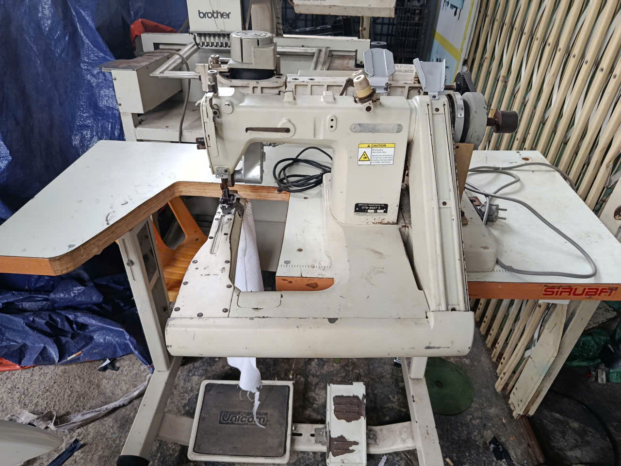 Máy may cuốn sườn brother